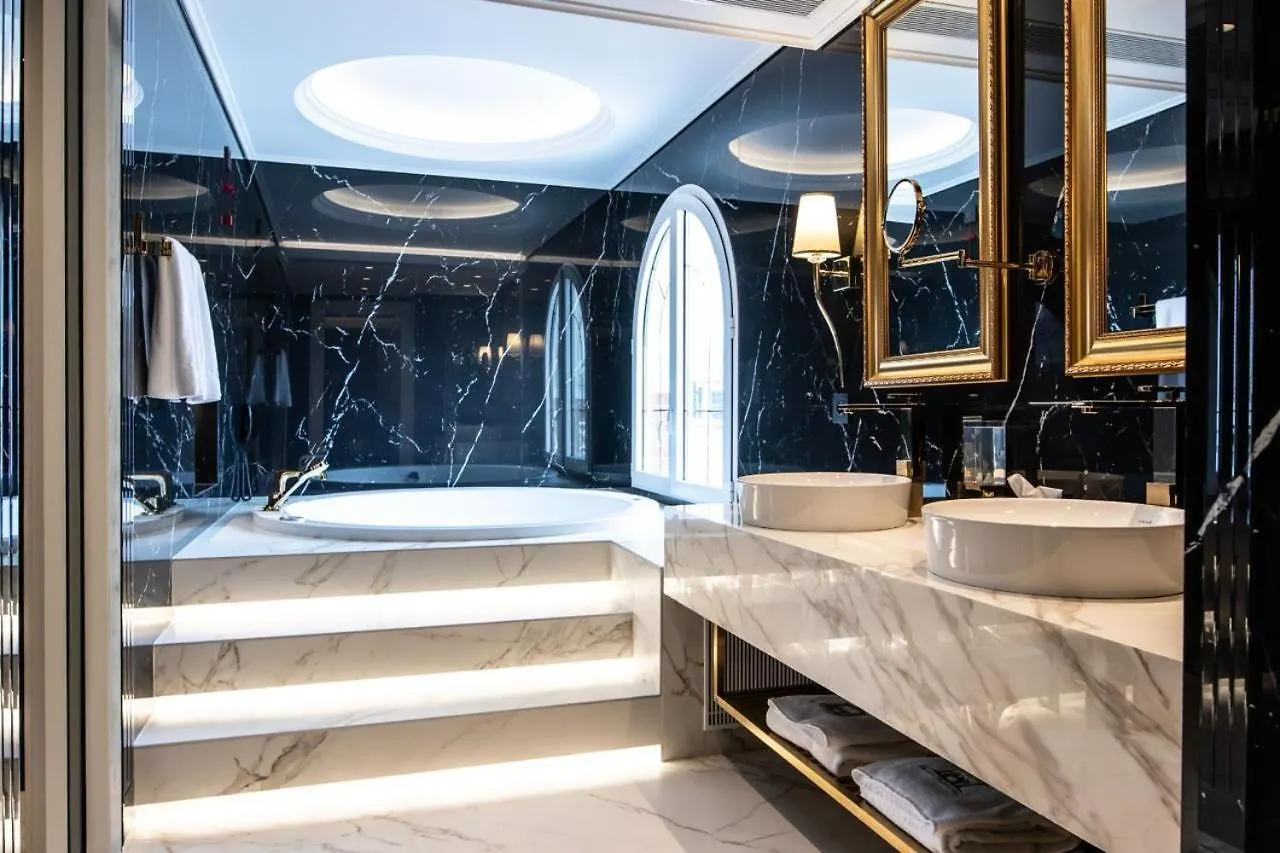 Xheko Imperial Luxury Hotel & Spa ティラナ