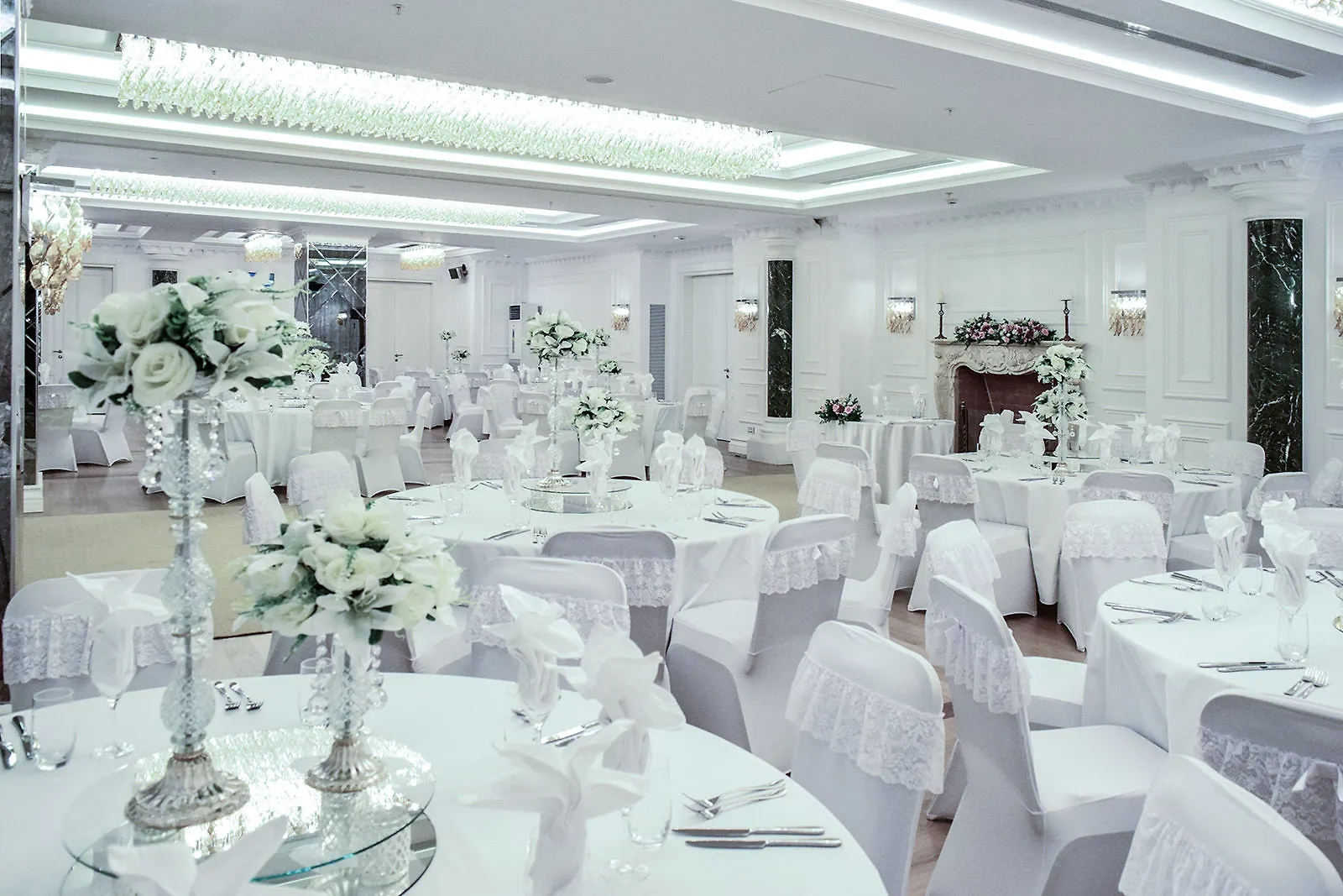 Xheko Imperial Luxury Hotel & Spa ティラナ